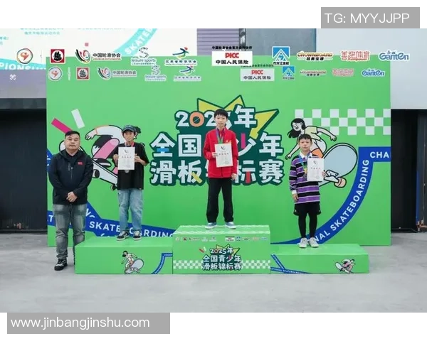 南京极限运动队在世界滑板锦标赛中以65分领先其他队伍展现强劲实力